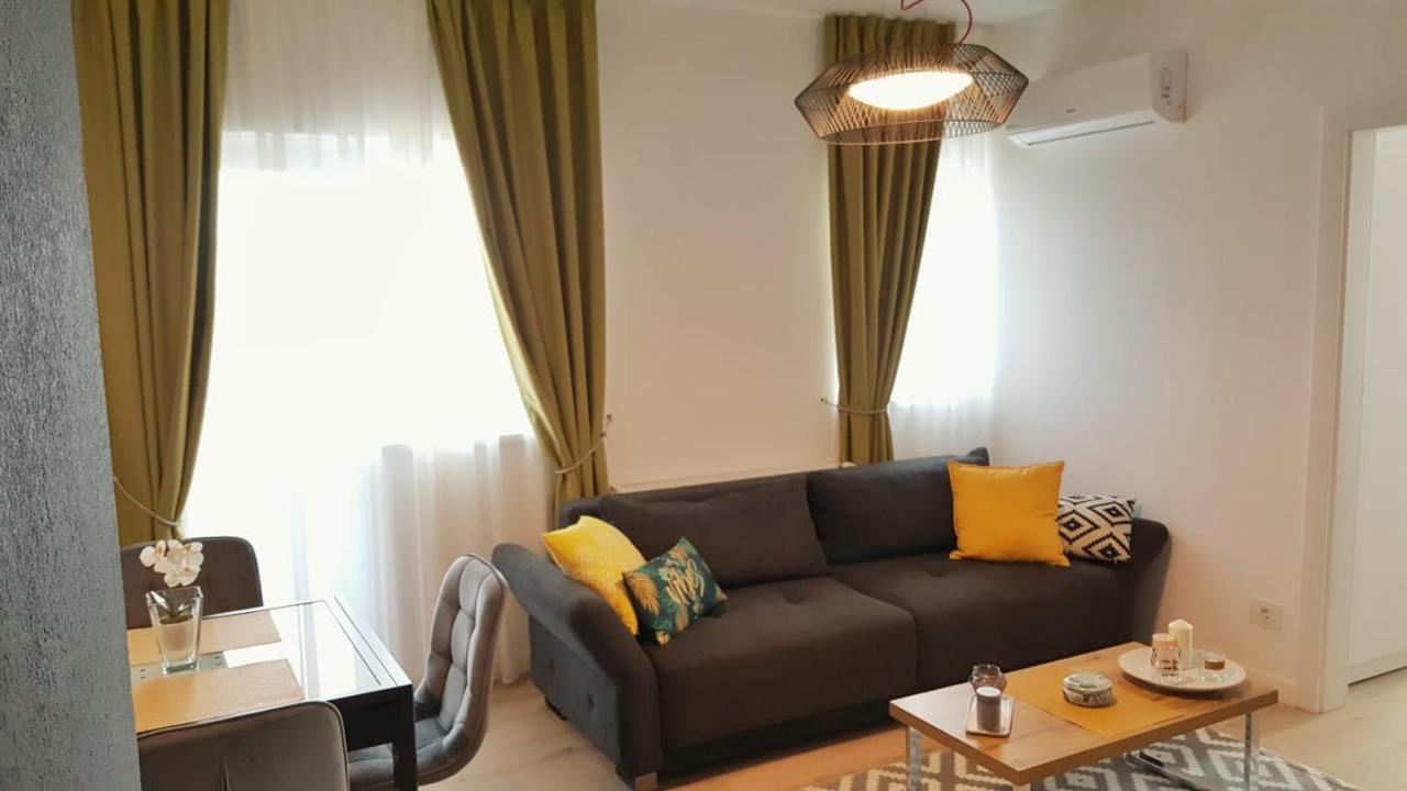 Elias Central Apartment - 2 Bedrooms & Free Parking Oradea Exterior photo